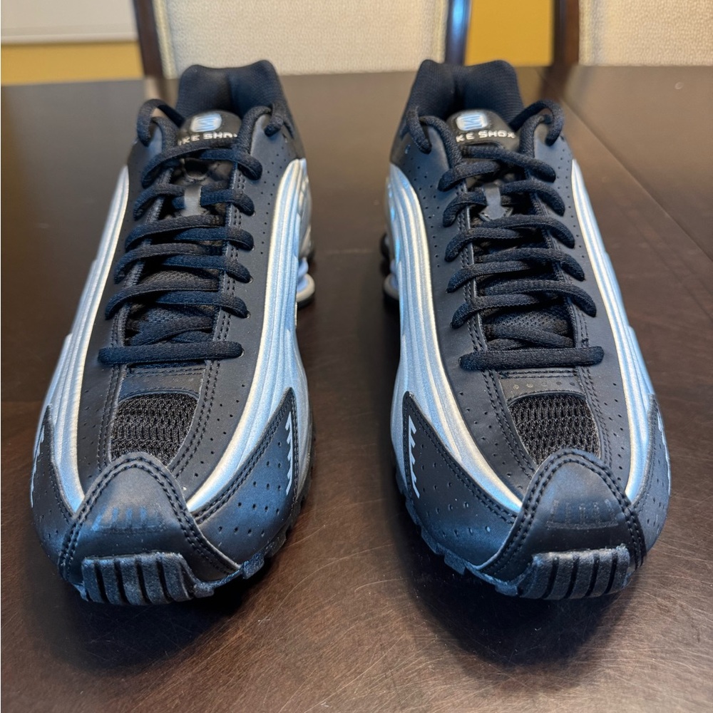 New Nike Shox R4 Silver Black Sneaker Shoes Size US 5.5Y / 7 W - Picture 4 of 12